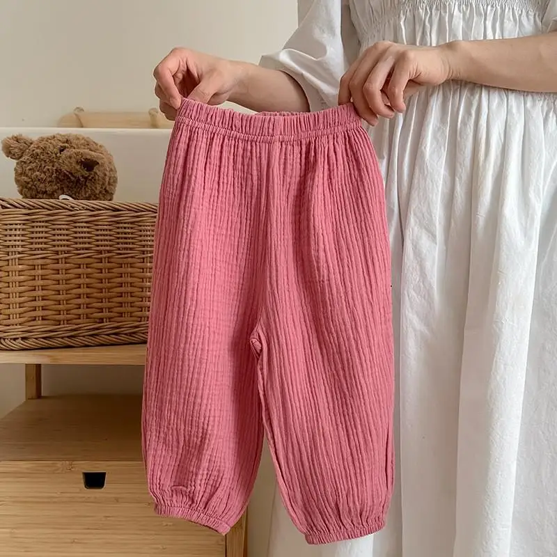 Lekkie letnie spodnie dziecięce chroniące przed komarami P4