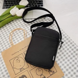 Mała pionowa torebka na telefon z kluczykiem na co dzień Czarny