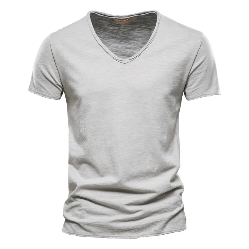 Męska bawełniana koszulka z dekoltem w szpic Slim Fit Jasnoszary