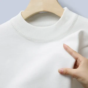 Męski sweter polarowy z dekoltem okrągłym na jesień i zimę Biały