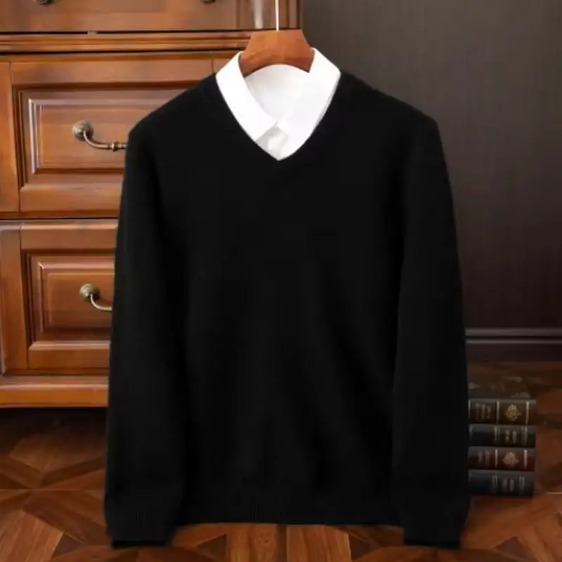 Męski sweter z dekoltem V z domieszką wełny Czarny dekolt w kształcie litery v
