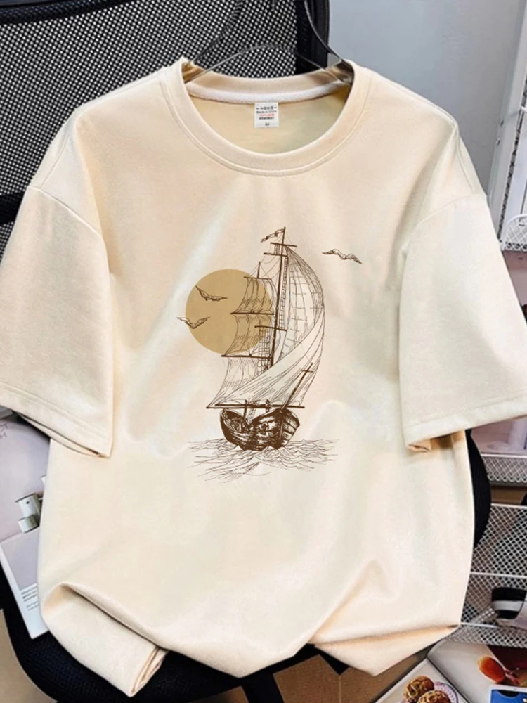 Męski t-shirt z dekoltem typu crew neck w stylu Y2K streetwear Morelowy