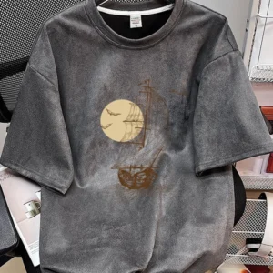 Męski t-shirt z dekoltem typu crew neck w stylu Y2K streetwear Szary