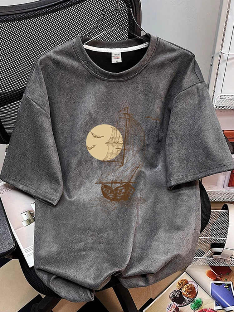 Męski t-shirt z dekoltem typu crew neck w stylu Y2K streetwear Szary