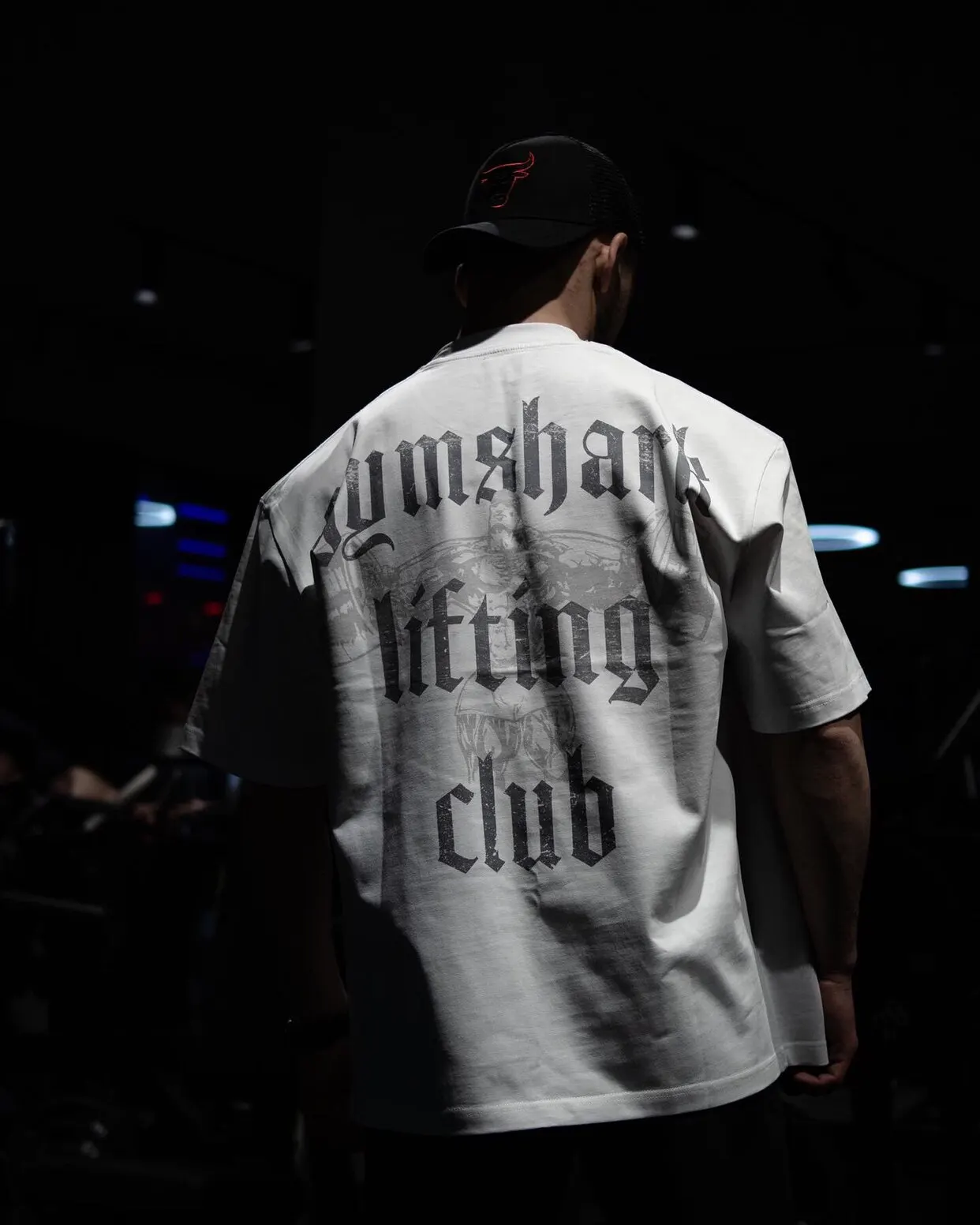 Męski t-shirt sportowy oversize z nadrukiem rekina 2