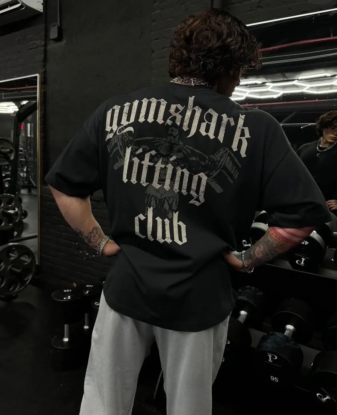 Męski t-shirt sportowy oversize z nadrukiem rekina 3