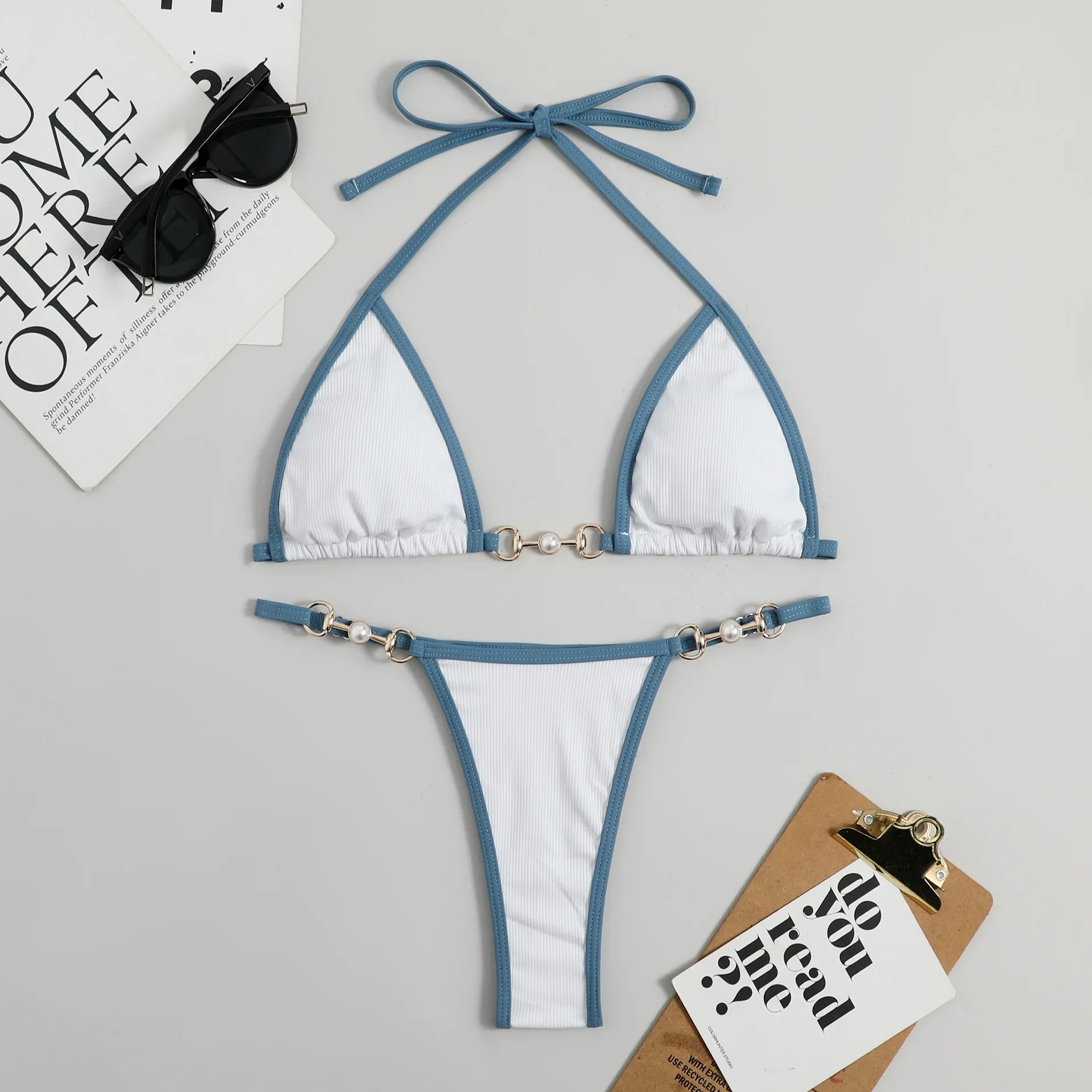 Mikro bikini na wysokim stanie z wiązaniem — zestaw plażowy Biały