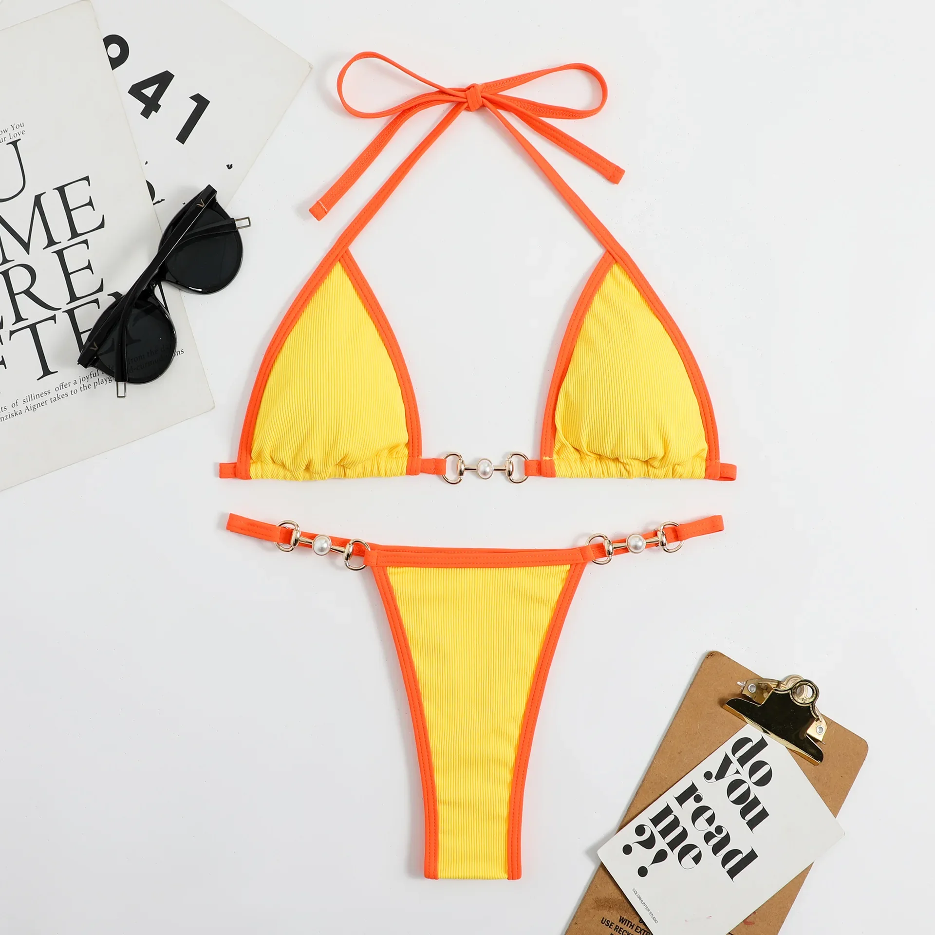 Mikro bikini na wysokim stanie z wiązaniem — zestaw plażowy Złoto