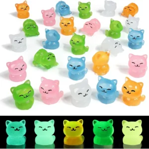 Mini figurki kotów świecące w ciemności — zestaw 5 lub 10 szt. Wielokolorowy