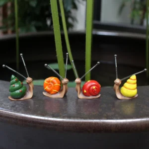 Mini figurki ślimaków do ogrodu i bonsai 4 szt. 