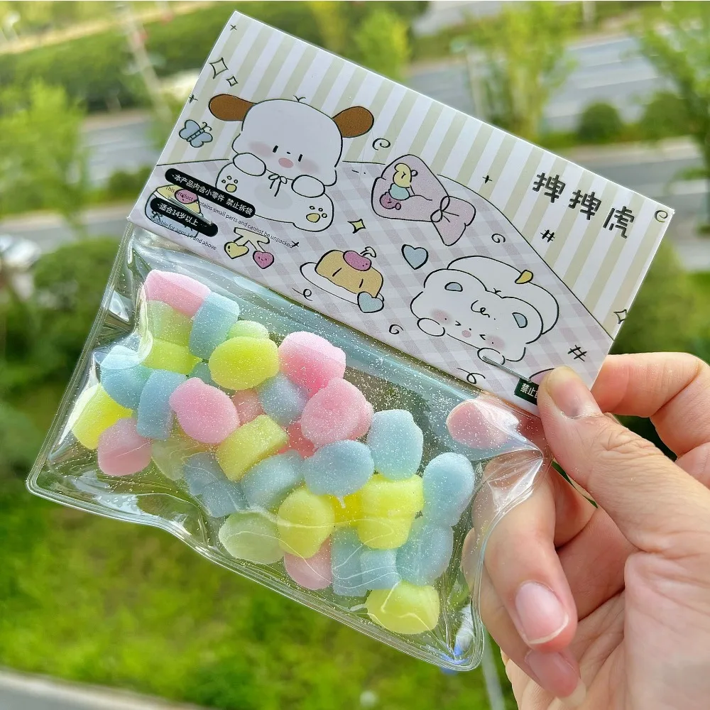 Mini łapki kota Taiyaki - zestaw 50 squishy gniotków Jasnożółty