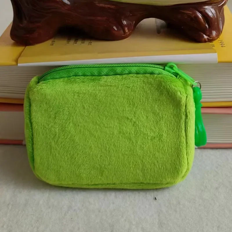 Mini pluszowa portmonetka na monety z karabińczykiem Ciemnozielony