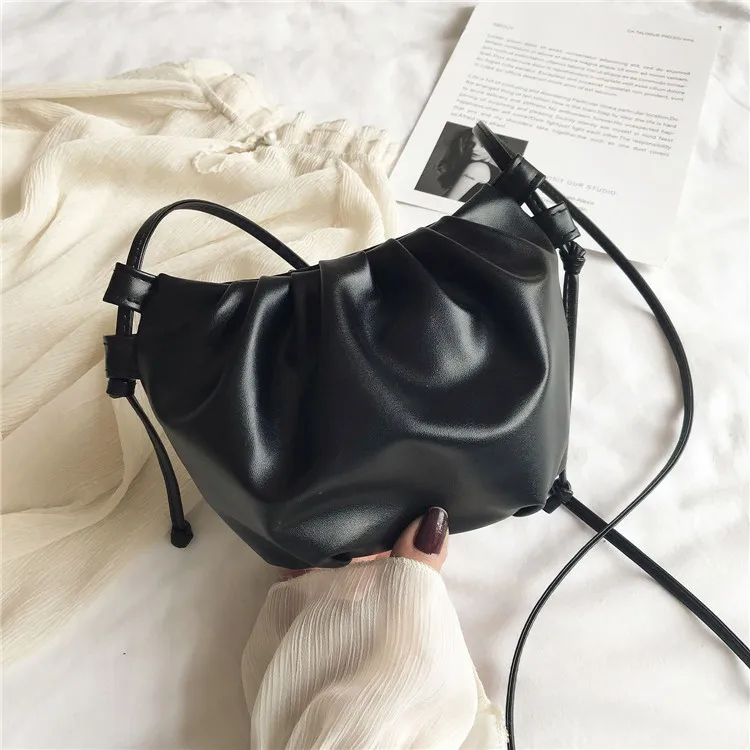 Mini torebka damska plisowana chmurka na ramię i crossbody Czarny