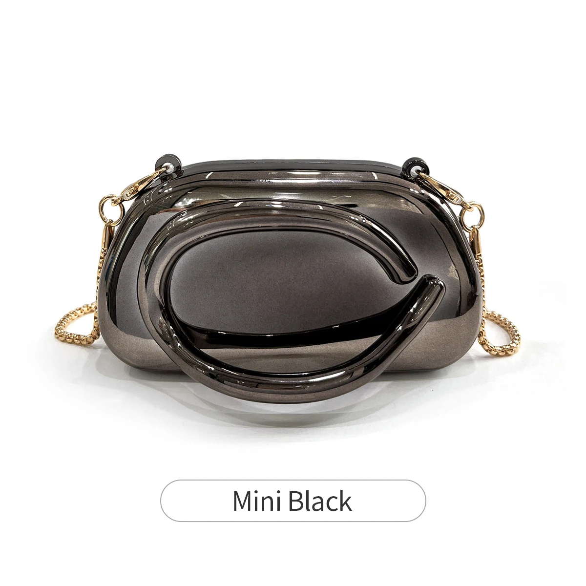 Mini torebka wieczorowa box clutch ze złotym zapięciem i łańcuszkiem Czarny