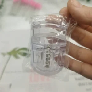 Mini zalotka do rzęs składana – klips do podkręcania rzęs Jasny niebieski