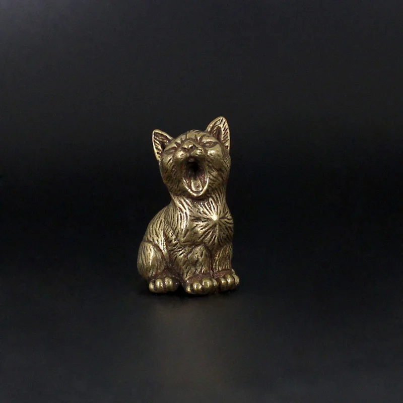 Mosiężna figurka kotka – retro ozdoba biurkowa w stylu vintage Khaki