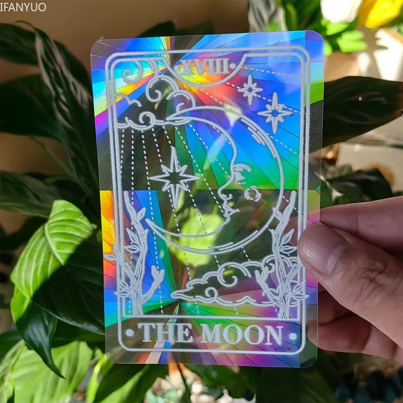 Naklejki sun catcher kot i ćma - tęczowe pryzmaty na szybę Fioletowy