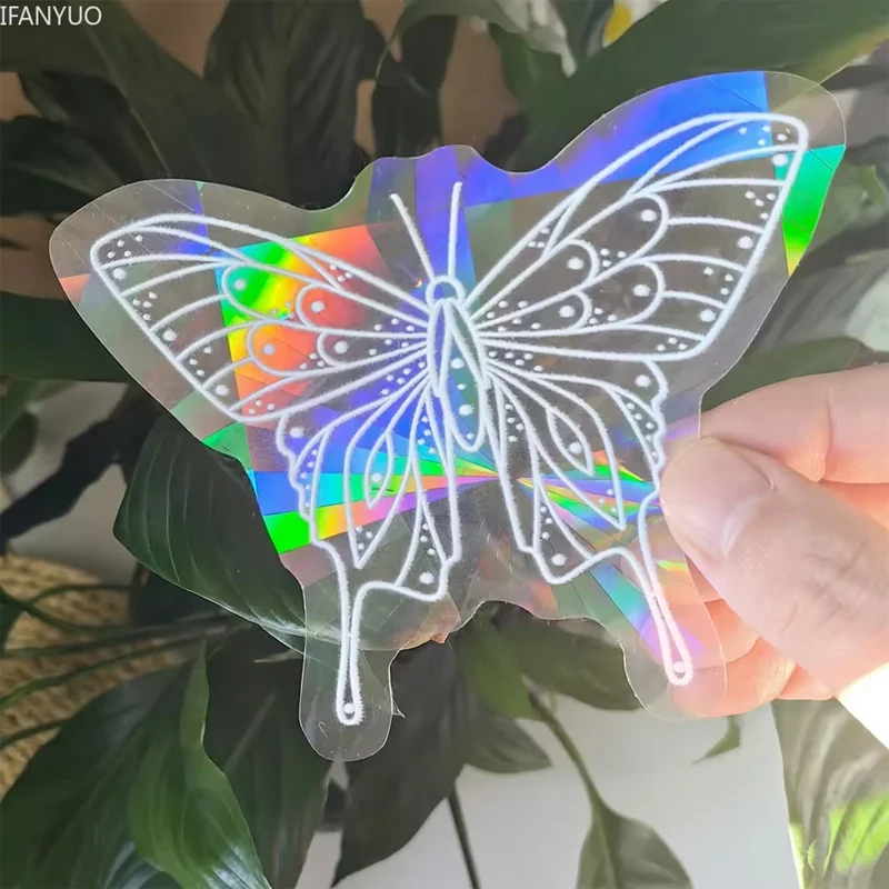 Naklejki sun catcher kot i ćma - tęczowe pryzmaty na szybę Liliowy