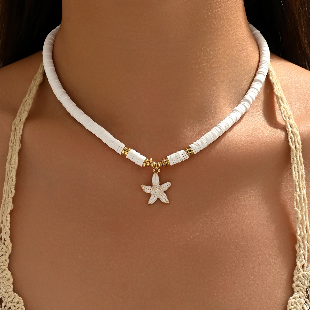 Naszyjnik choker boho z rozgwiazdą i koralikami — biżuteria letnia N 2005