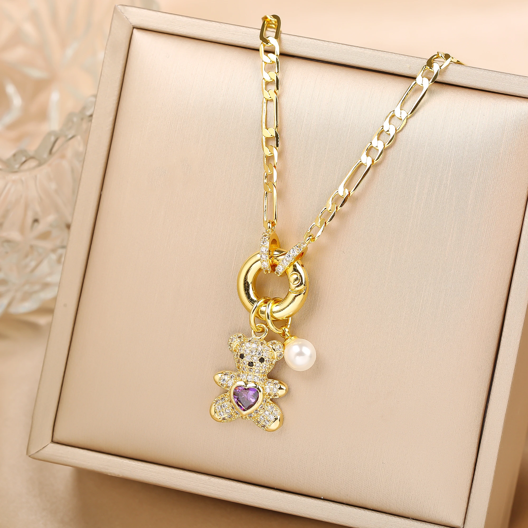 Naszyjnik choker z kryształowym wisiorkiem misiem Necklace 1