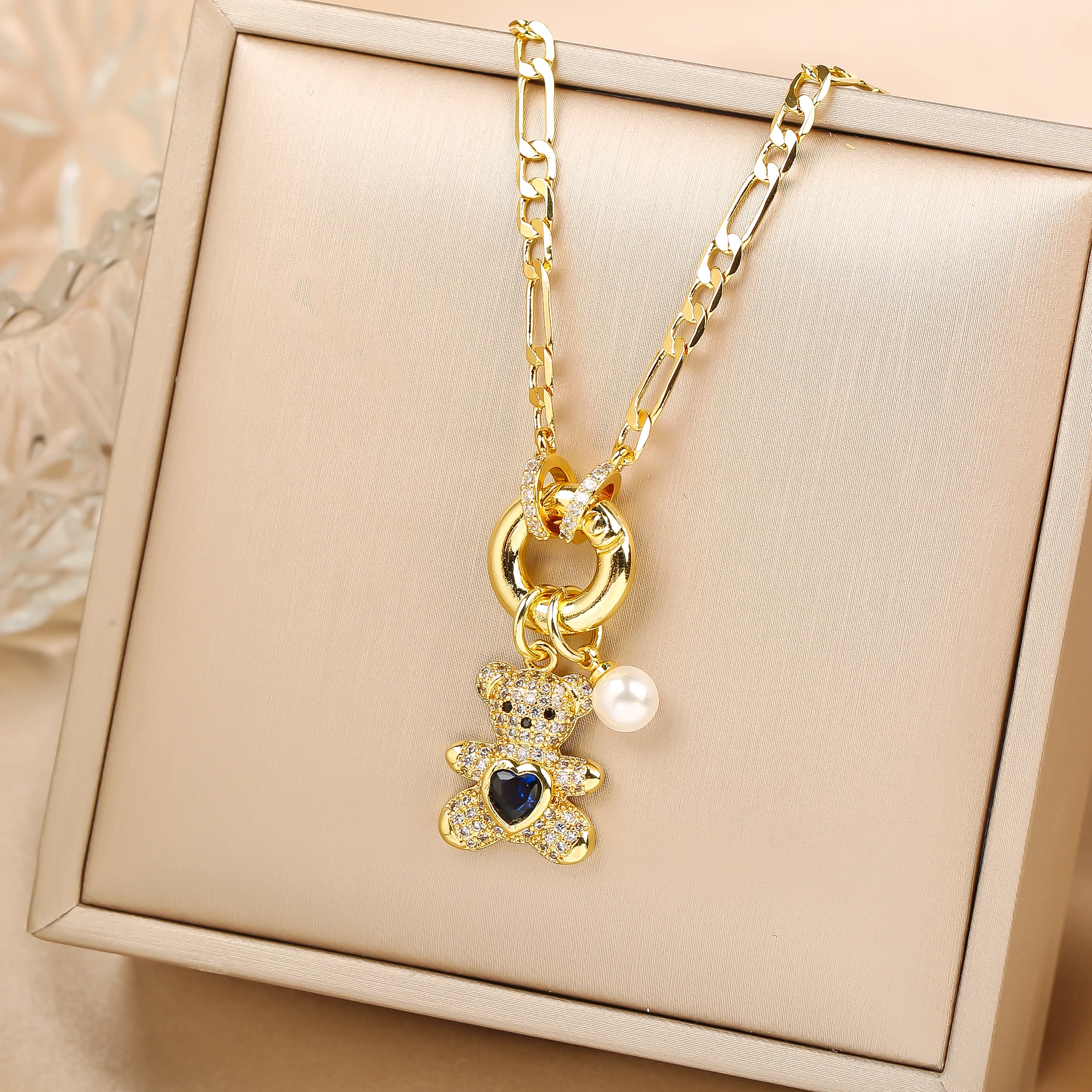 Naszyjnik choker z kryształowym wisiorkiem misiem Necklace 3
