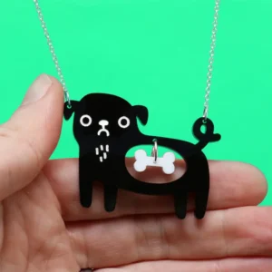Akrylowy naszyjnik z czarnym kotem i rybką – kawaii Dog