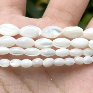 Naturalne koraliki z muszli morskiej do biżuterii DIY Biały