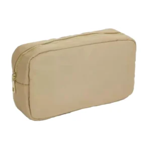 Nylonowa kosmetyczka z naszywką – litera chenille Khaki
