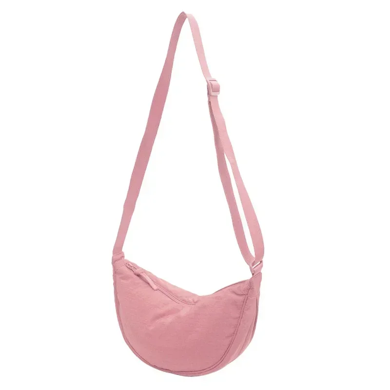 Nylonowa torba crossbody w kształcie półksiężyca — duża pojemność Różowy