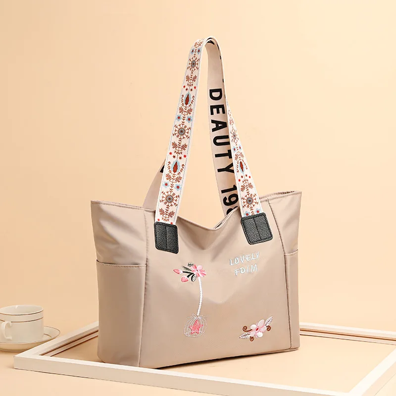Nylonowa torba shopper damska z haftem, wodoodporna Khaki