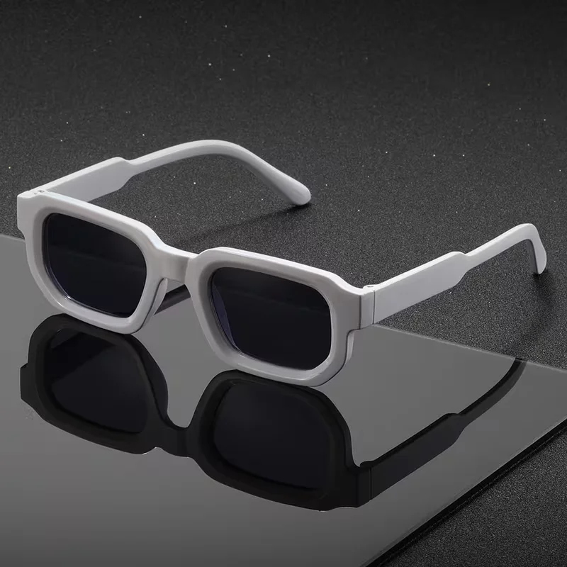 Okulary przeciwsłoneczne unisex w stylu vintage z prostokątnymi oprawkami UV400 Biały