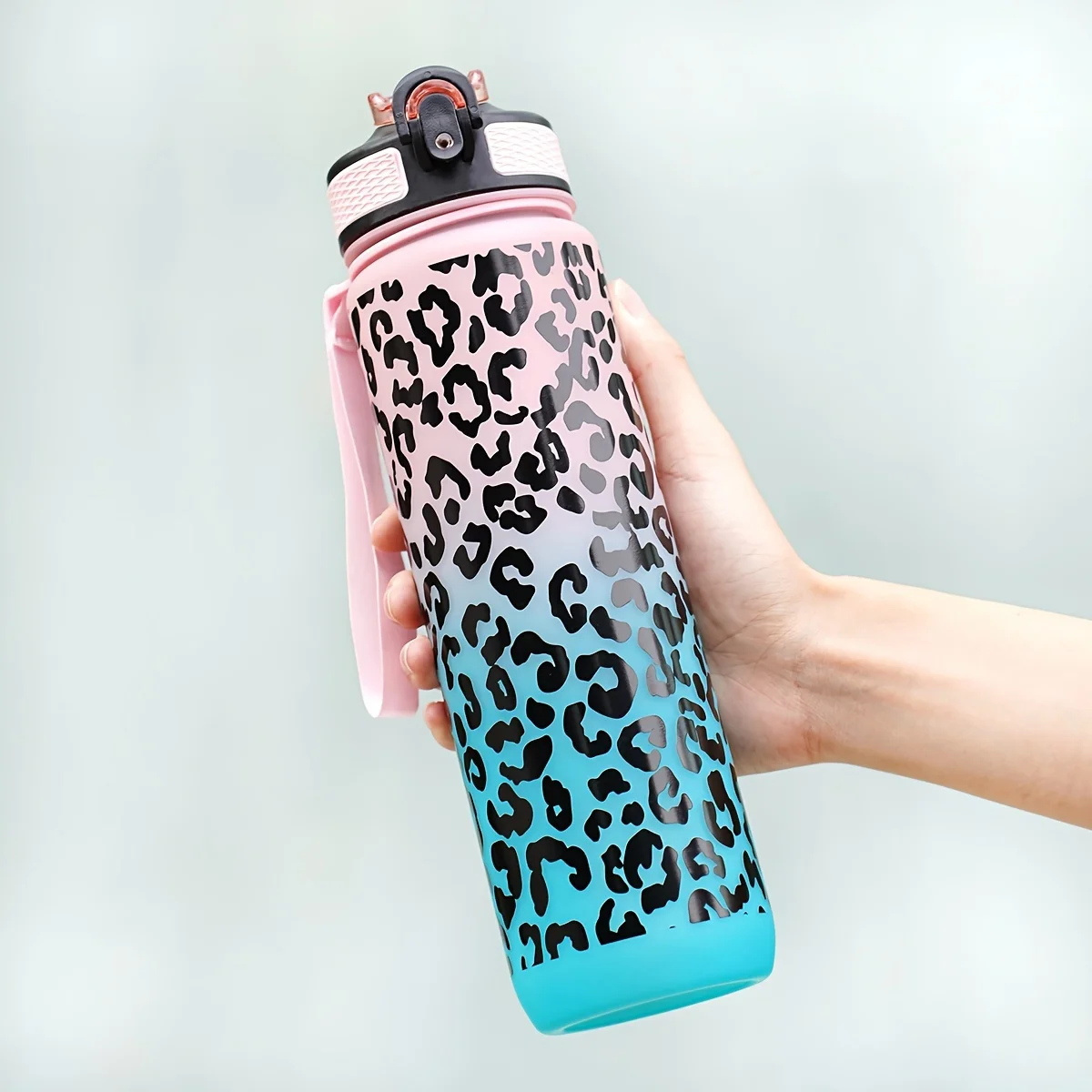 Outdoor butelka na wodę 1000 ml z pokrywką i uchwytem Czarny