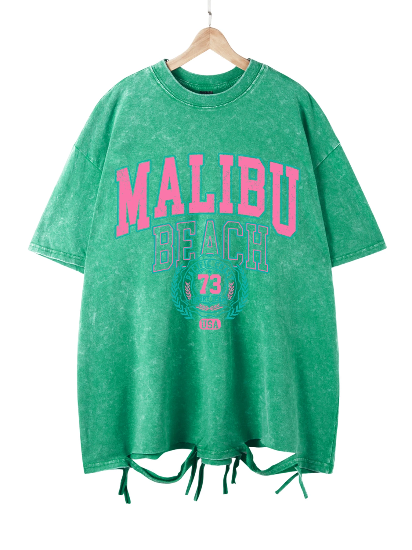 Oversize t-shirt damski z napisem Malibu Beach Malachitowe niebieskie