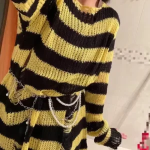 Oversize'owy sweter damski w paski w stylu gotyckim Żółty