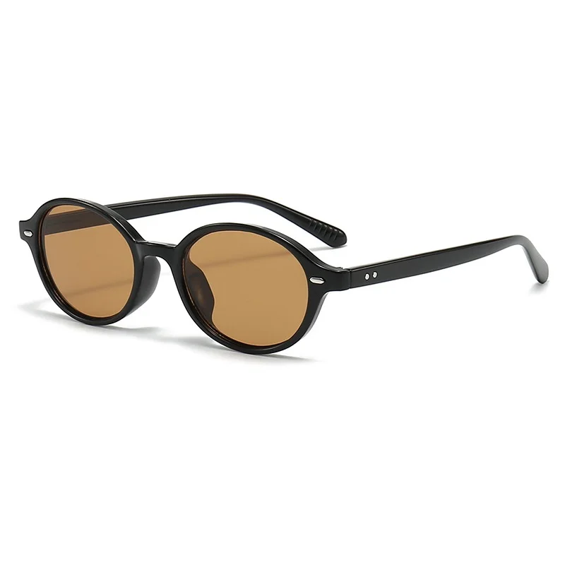 Owalne okulary przeciwsłoneczne retro z nitami UV400 Czarny