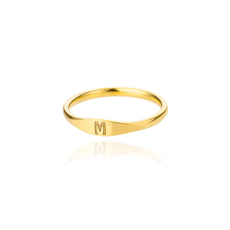 Pierścionek z literą inicjałem ze stali nierdzewnej M