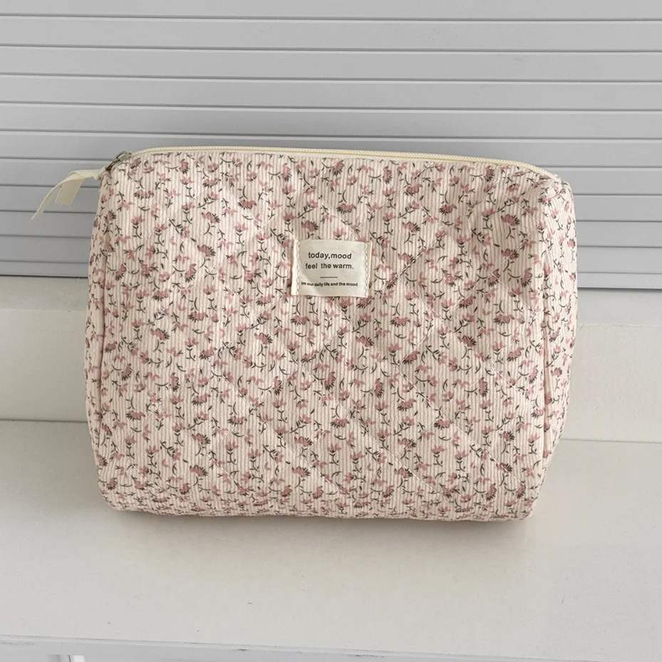 Pikowana kosmetyczka bawełniana w stylu retro E4