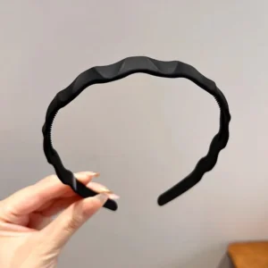 Plastikowa opaska do włosów z ozdobą dla dziewcząt 3
