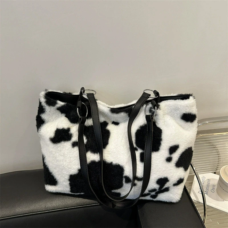 Pluszowa torba shopper z wzorem krowy Czarny