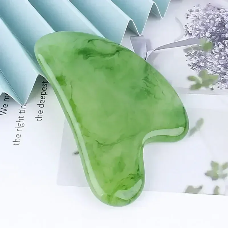 Płytka Gua Sha z naturalnego jadeitu do masażu twarzy Jasny zielony