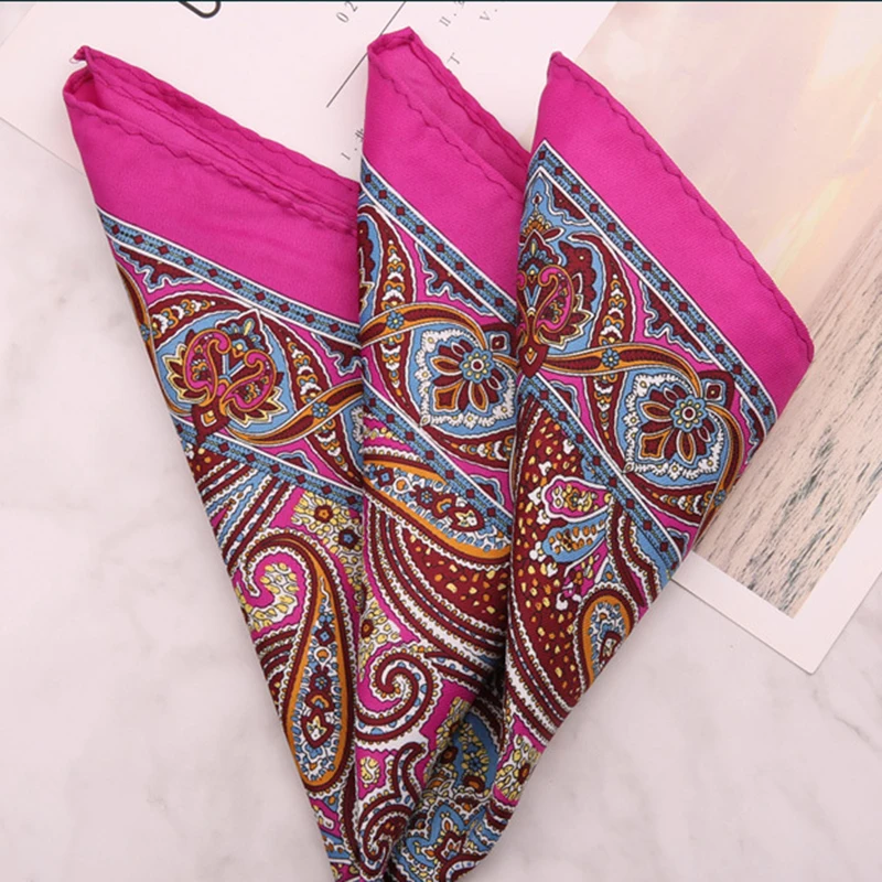 Poszetka do garnituru paisley w kropki – męska chusteczka kieszonkowa 33 cm Fioletowy