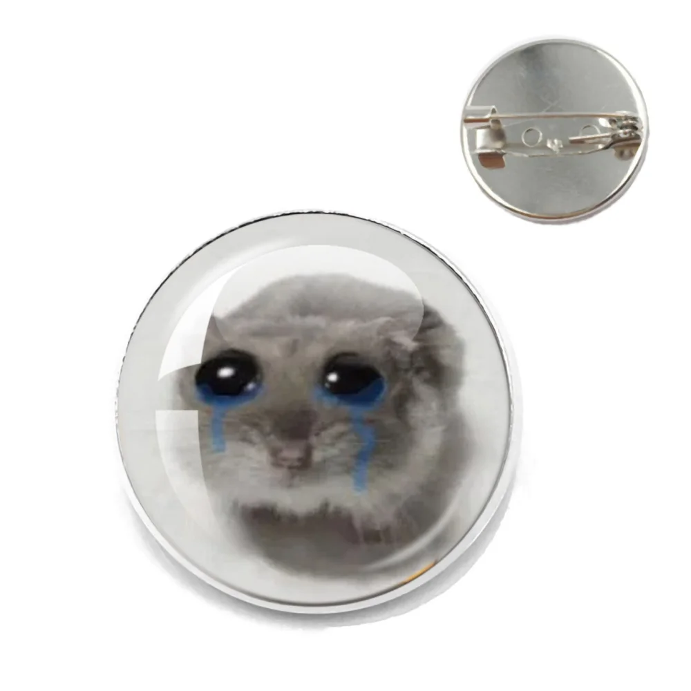 Przypinka smutny chomik mem broszka 7