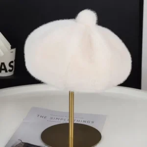 Puszysty beret z futerka na jesień i zimę Biały