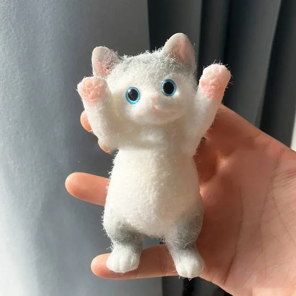 Puszysty squishy kot 13 cm - realistyczna zabawka antystresowa Zielony
