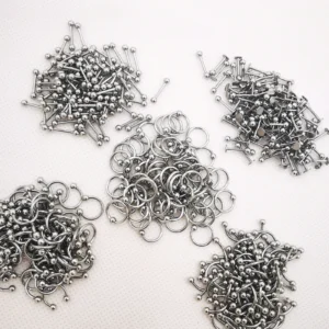 Ringi piercing do nosa, brwi i ust – zestaw 100 szt. ze stali nierdzewnej Brązowy