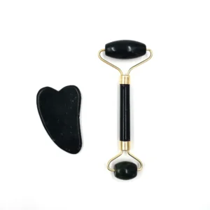 Roller do twarzy z obsydianu z płytką gua sha A set