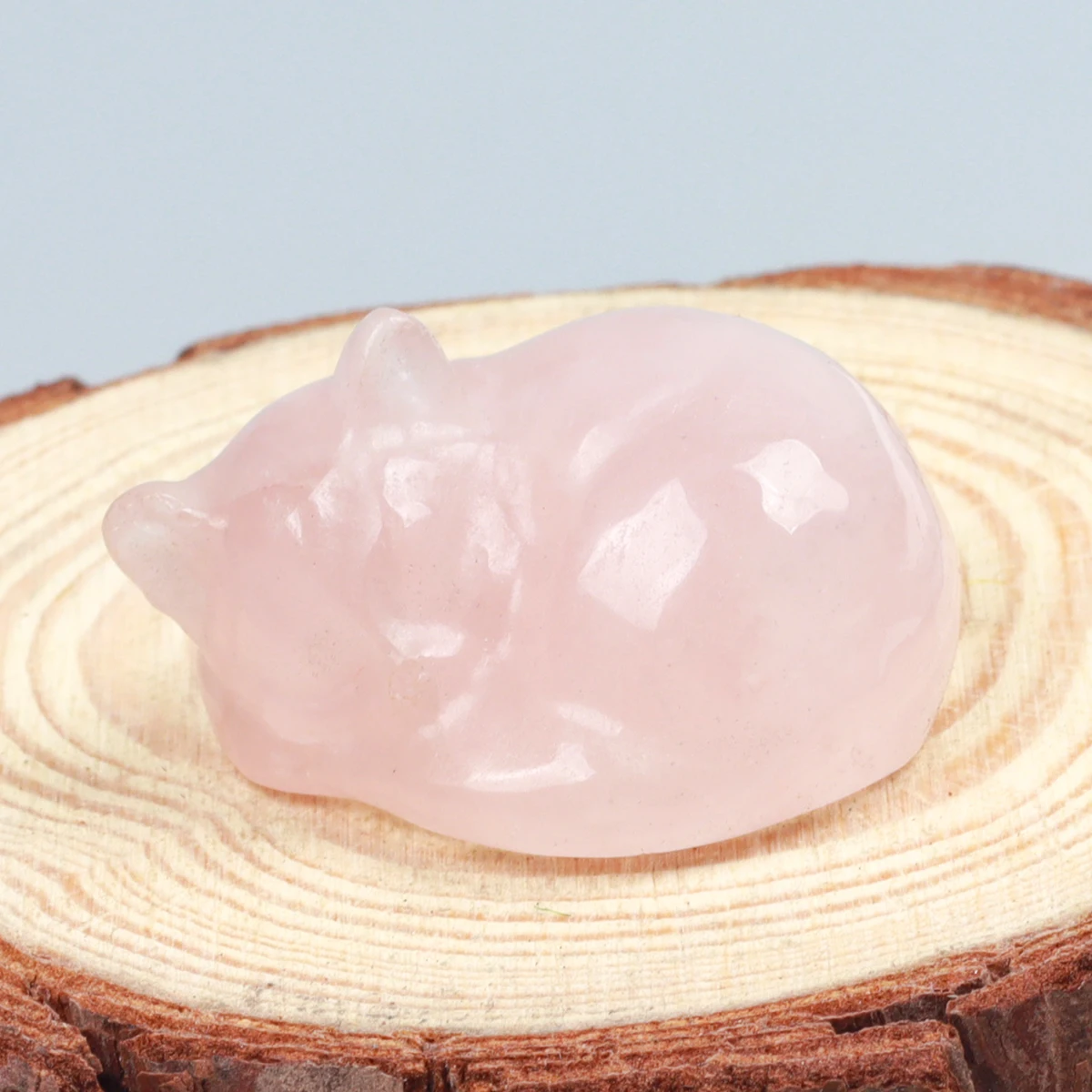 Rzeźbiona figurka kota z kamienia naturalnego - mini ozdoba Khaki