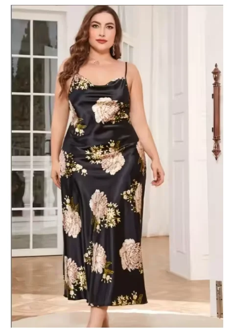 Damska satynowa koszula nocna na ramiączkach plus size Czarny