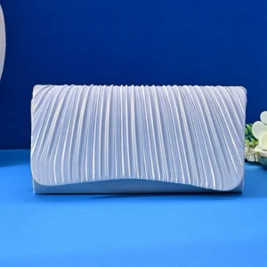 Satynowa torebka wieczorowa z łańcuszkiem - elegancka kopertówka 1496silver
