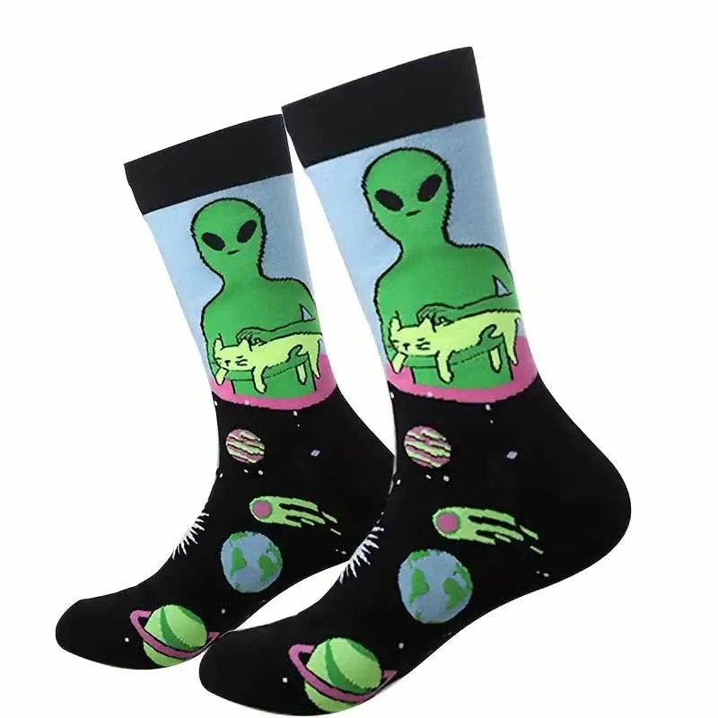 Skarpetki asymetryczne z kotem i UFO — unisex bawełniane Czarny